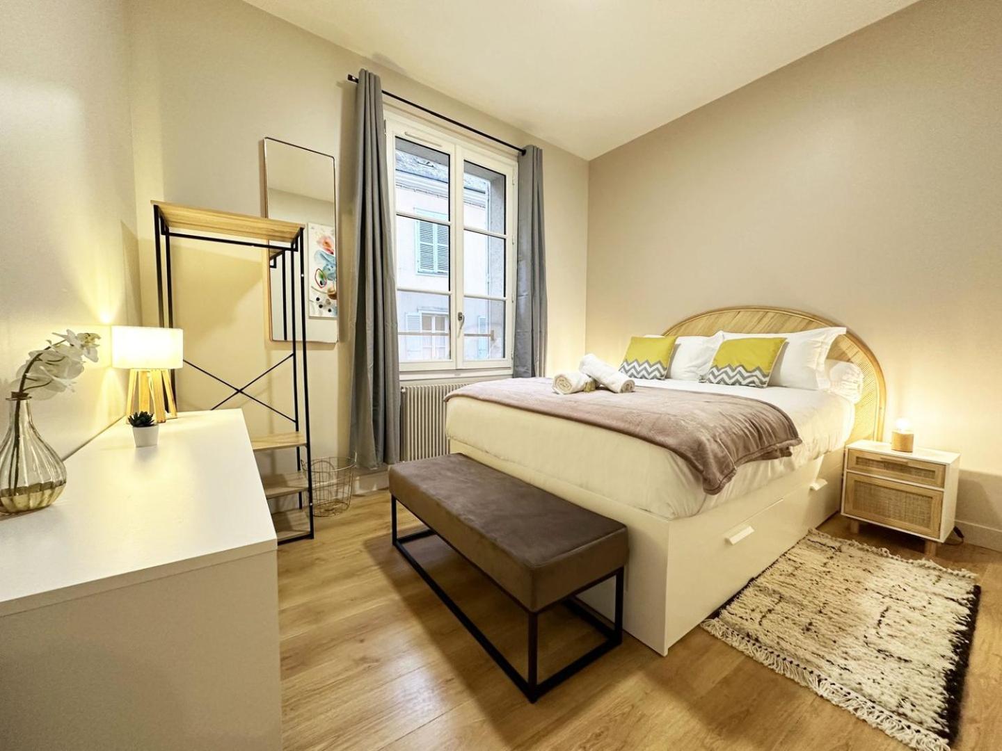 Le Saint Julien - City Center - Self-Entrance Chartres Ngoại thất bức ảnh